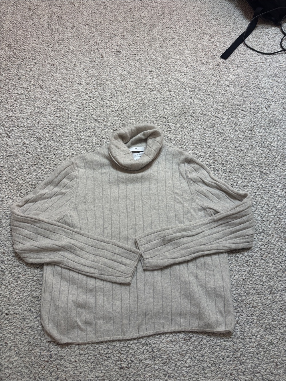 100% Cashmere Halston Neutral Ribbed Turtleneck Sweater - Women's